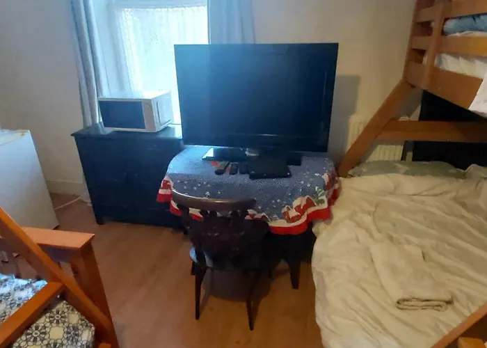 Phoenix Nights بارو في فرنيس