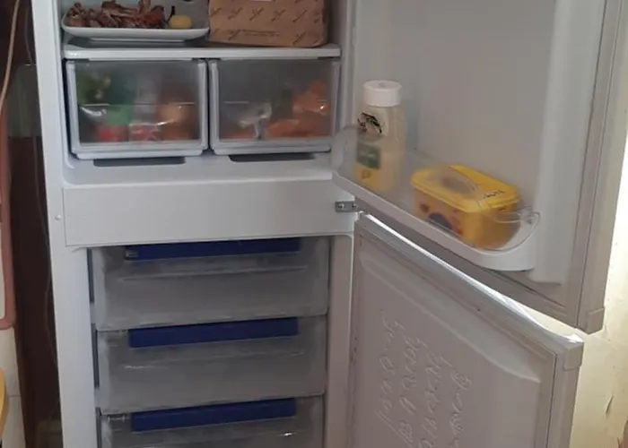 بيت شباب Phoenix Nights